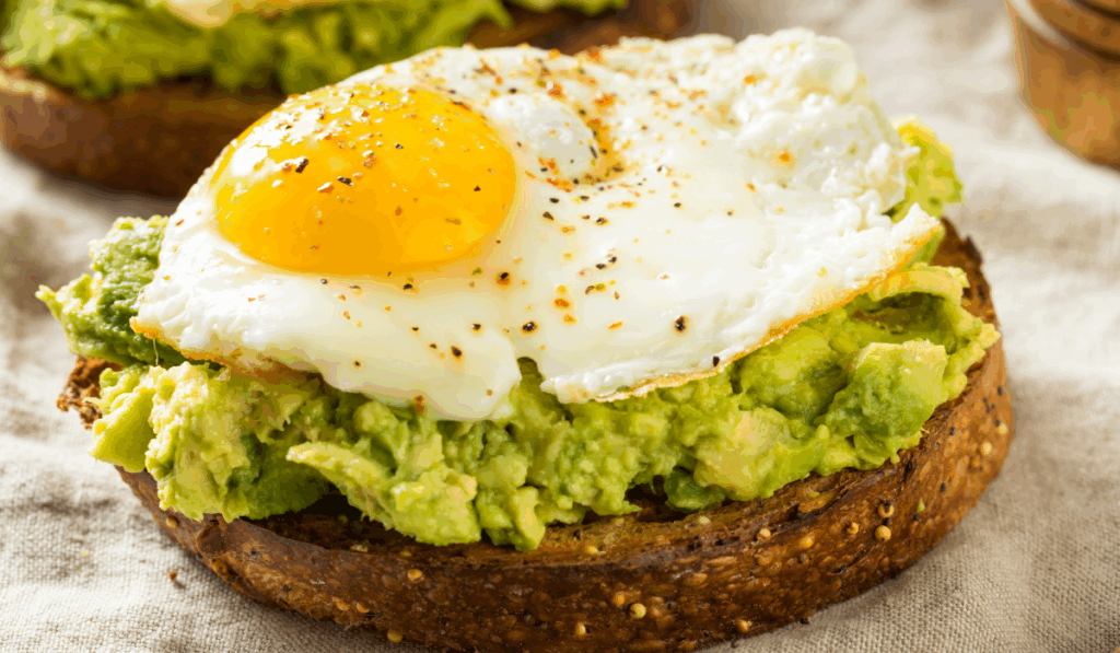 Uova sode con avocado